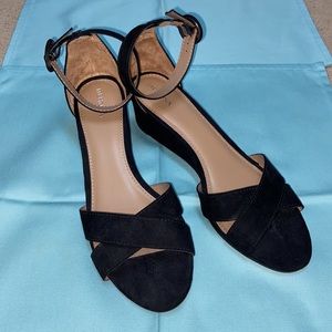 NWOT Merona ankle strap wedge sandals, size 10.